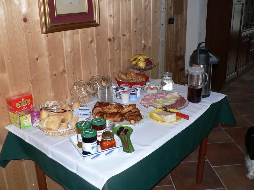 La Via Del Sole Bed & Breakfast Susa Bagian luar foto