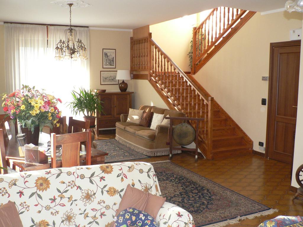 La Via Del Sole Bed & Breakfast Susa Bagian luar foto